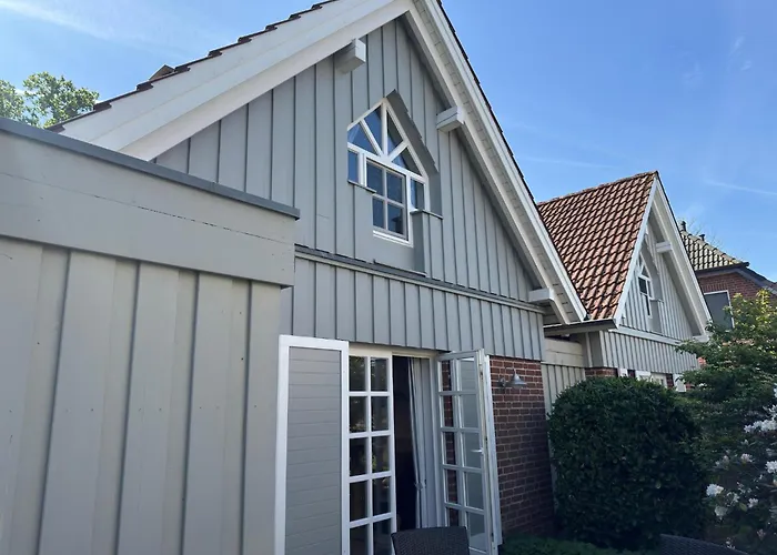 Fischer Sien Huus, *